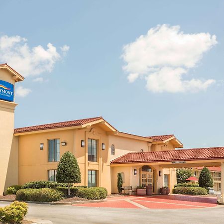 Baymont By Wyndham Greenville Woodruff Rd Exterior foto