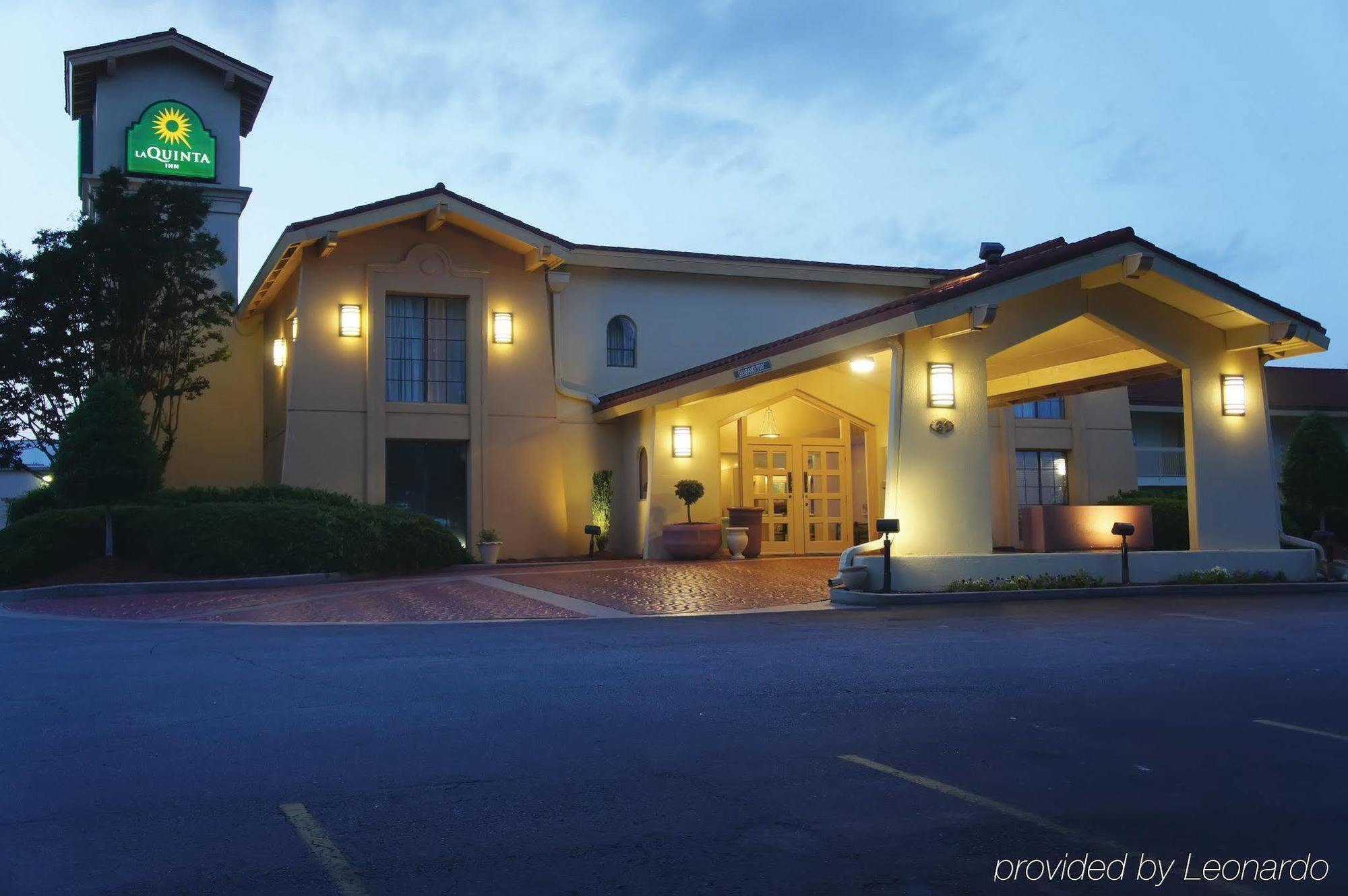 Baymont By Wyndham Greenville Woodruff Rd Exterior foto